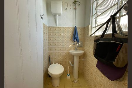 Casa à venda com 250m², 2 quartos e 2 vagas Casa à venda com 250m², 2 quartos e 2 vagasLavabo