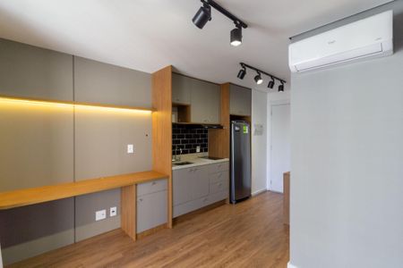 Studio para alugar com 28m², 1 quarto e sem vaga Studio para alugar com 28m², 1 quarto e sem vagaSala-Quarto