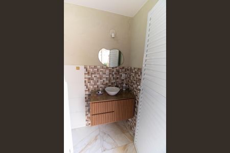 Casa para alugar com 250m², 3 quartos e 9 vagasLavabo