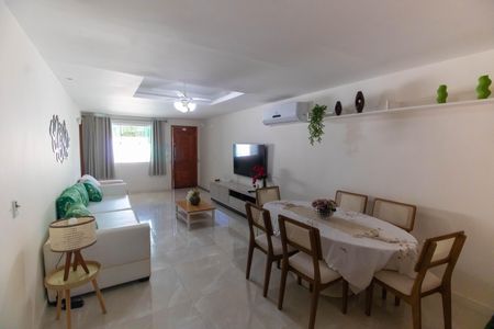 Sala de casa para alugar com 3 quartos, 250m² em Itaipu, Niterói