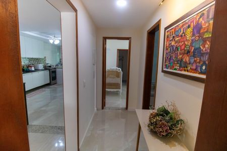 Casa para alugar com 250m², 3 quartos e 9 vagasCorredor 