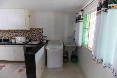 Casa para alugar com 250m², 3 quartos e 9 vagasCozinha e Área de Serviço