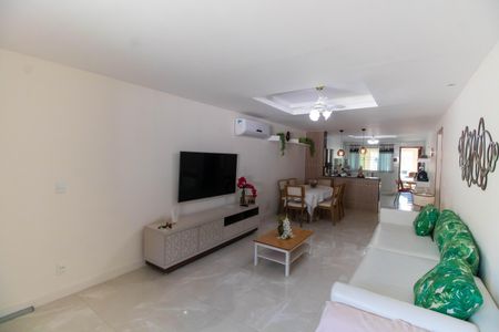 Casa para alugar com 250m², 3 quartos e 9 vagasSala