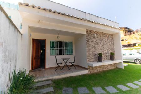 Casa para alugar com 250m², 3 quartos e 9 vagasÁrea externa