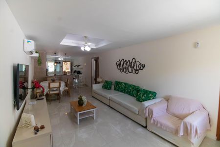 Sala de casa para alugar com 3 quartos, 250m² em Itaipu, Niterói