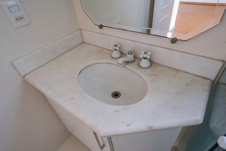 Apartamento para alugar com 57m², 2 quartos e 2 vagasBanheiro