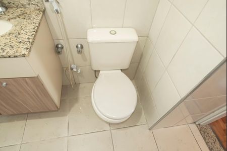 Apartamento à venda com 76m², 2 quartos e sem vagaBanheiro da Suíte