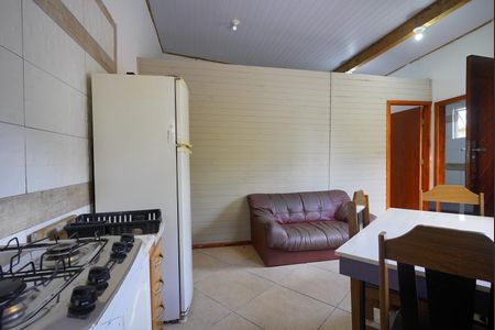 Sala - cozinha de kitnet/studio para alugar com 1 quarto, 60m² em Rio Tavares, Florianópolis