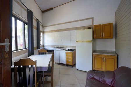 Sala - Cozinha  de kitnet/studio para alugar com 1 quarto, 60m² em Rio Tavares, Florianópolis