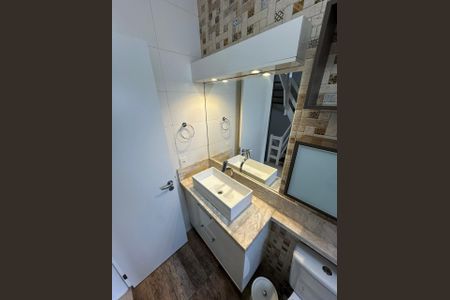 Casa de condomínio para alugar com 155m², 3 quartos e 2 vagasBanheiro 1