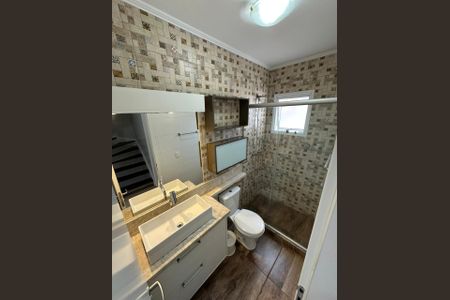 Casa de condomínio para alugar com 155m², 3 quartos e 2 vagasBanheiro 1