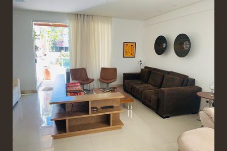 Apartamento para alugar com 4 quartos, 230m² em Buritis, Belo Horizonte