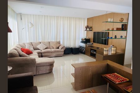 Apartamento para alugar com 4 quartos, 230m² em Buritis, Belo Horizonte