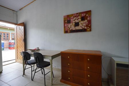 Sala de kitnet/studio para alugar com 1 quarto, 25m² em Rio Tavares, Florianópolis