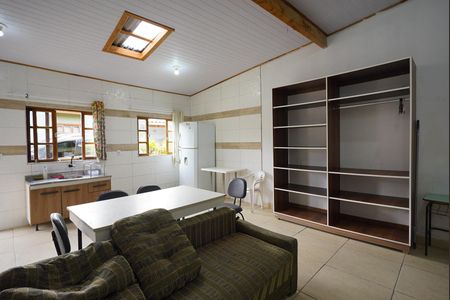 Sala - quarto de kitnet/studio para alugar com 1 quarto, 25m² em Rio Tavares, Florianópolis