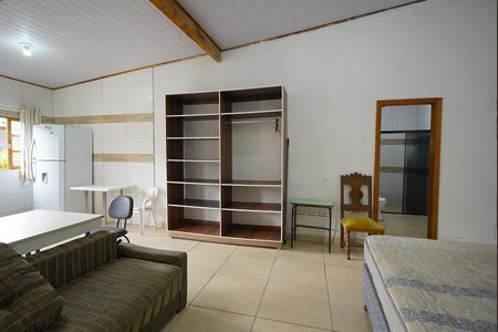Sala - quarto de kitnet/studio para alugar com 1 quarto, 25m² em Rio Tavares, Florianópolis