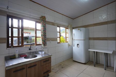 Cozinha de kitnet/studio para alugar com 1 quarto, 25m² em Rio Tavares, Florianópolis