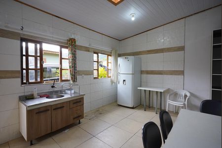 Cozinha de kitnet/studio para alugar com 1 quarto, 25m² em Rio Tavares, Florianópolis