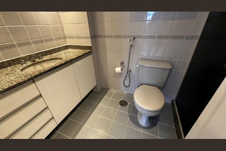 Apartamento à venda com 72m², 2 quartos e 2 vagasBanheiro do Quarto 2