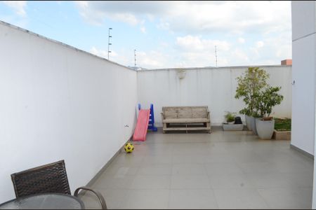 Apartamento à venda com 150m², 2 quartos e 3 vagasVaranda