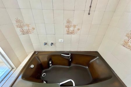 Casa para alugar com 750m², 5 quartos e 8 vagasBanheiro Corredor