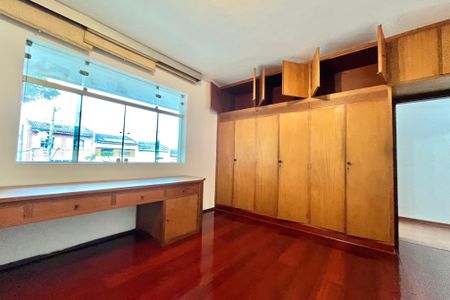 Casa para alugar com 750m², 5 quartos e 8 vagasQuarto 4