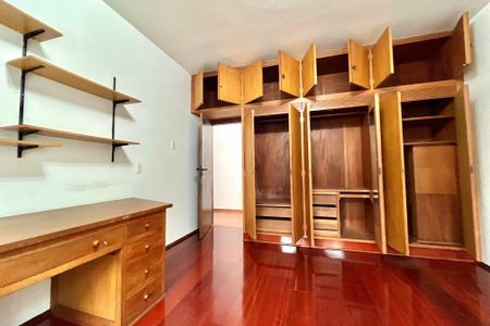 Casa para alugar com 750m², 5 quartos e 8 vagasQuarto 3