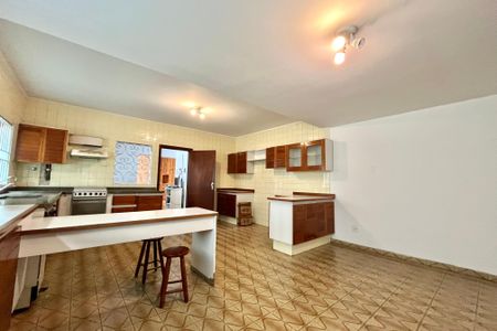 Casa para alugar com 750m², 5 quartos e 8 vagasCozinha