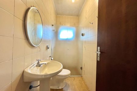 Casa para alugar com 750m², 5 quartos e 8 vagasBanheiro de serviço