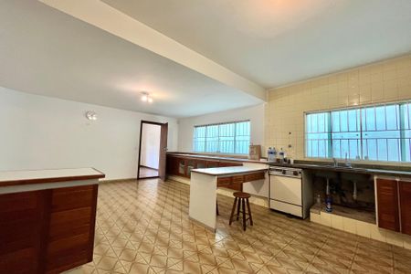 Casa para alugar com 750m², 5 quartos e 8 vagasCozinha