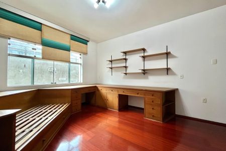 Casa para alugar com 750m², 5 quartos e 8 vagasQuarto 3