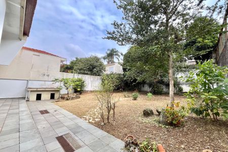 Casa para alugar com 750m², 5 quartos e 8 vagasQuintal