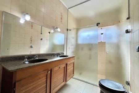 Casa para alugar com 750m², 5 quartos e 8 vagasBanheiro da Suíte 1