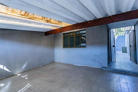 Garagem de casa à venda com 3 quartos, 200m² em Jaguará, São Paulo