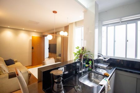 Apartamento para alugar com 42m², 2 quartos e 1 vaga Apartamento para alugar com 42m², 2 quartos e 1 vagaCozinha e Área de Serviço