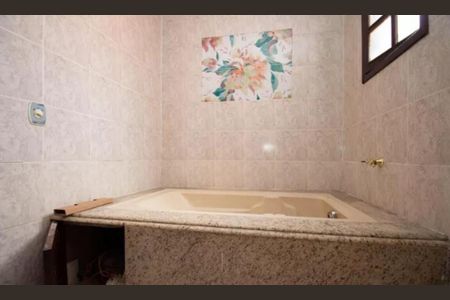 Casa de condomínio para alugar com 450m², 5 quartos e 3 vagasBanheiro