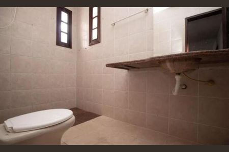 Casa de condomínio para alugar com 450m², 5 quartos e 3 vagasBanheiro