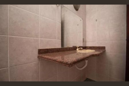 Casa de condomínio para alugar com 450m², 5 quartos e 3 vagasBanheiro