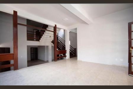 Casa de condomínio para alugar com 450m², 5 quartos e 3 vagasQuarto