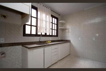 Casa de condomínio para alugar com 450m², 5 quartos e 3 vagasCozinha