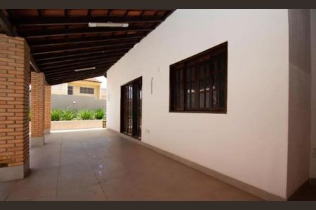 Casa de condomínio para alugar com 450m², 5 quartos e 3 vagasÁrea externa