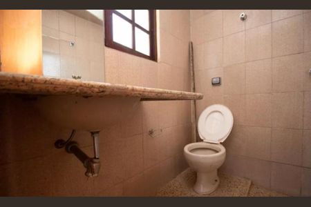 Casa de condomínio para alugar com 450m², 5 quartos e 3 vagasBanheiro