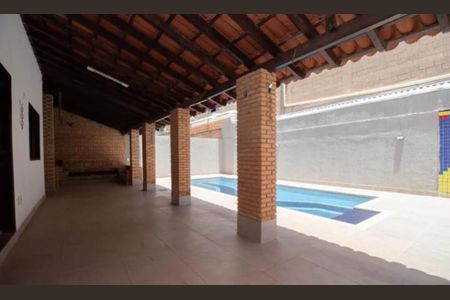 Casa de condomínio para alugar com 450m², 5 quartos e 3 vagasPiscina