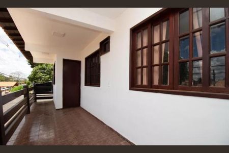 Casa de condomínio para alugar com 450m², 5 quartos e 3 vagasVaranda