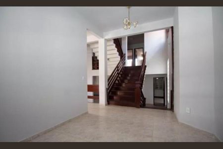 Casa de condomínio para alugar com 450m², 5 quartos e 3 vagasSala