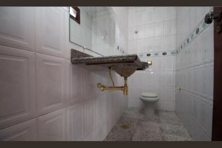 Casa de condomínio para alugar com 450m², 5 quartos e 3 vagasBanheiro