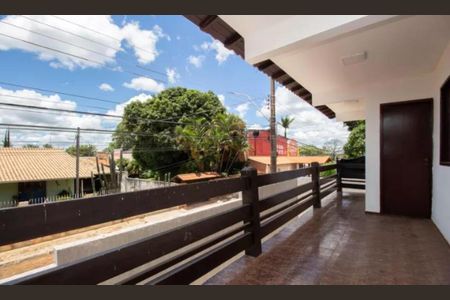 Casa de condomínio para alugar com 450m², 5 quartos e 3 vagasVaranda