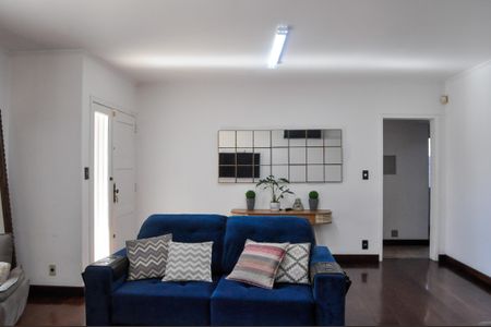 Casa à venda com 182m², 4 quartos e 2 vagasSala 