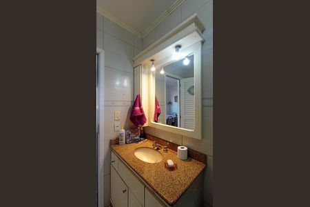 Casa à venda com 182m², 4 quartos e 2 vagasBanheiro social 