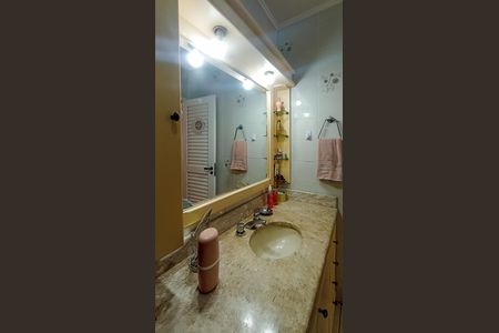 Casa à venda com 182m², 4 quartos e 2 vagasBanheiro suite 